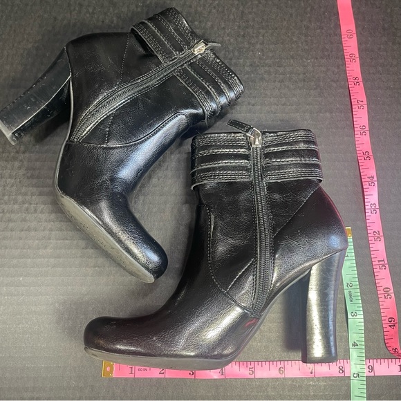 Franco Sarto Buckle Adorned Black Ankle Boots 5.5M EUC PRICE FIRM - Picture 6 of 11